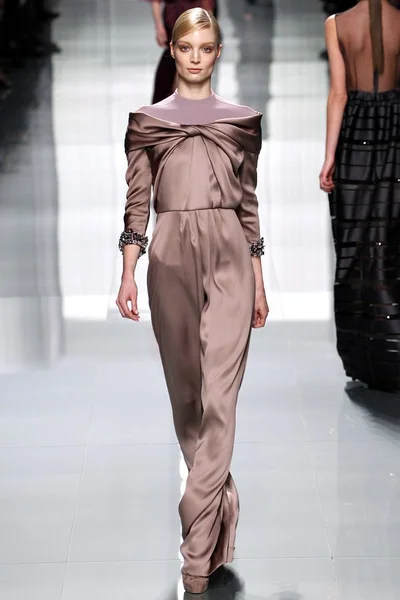 Look 48